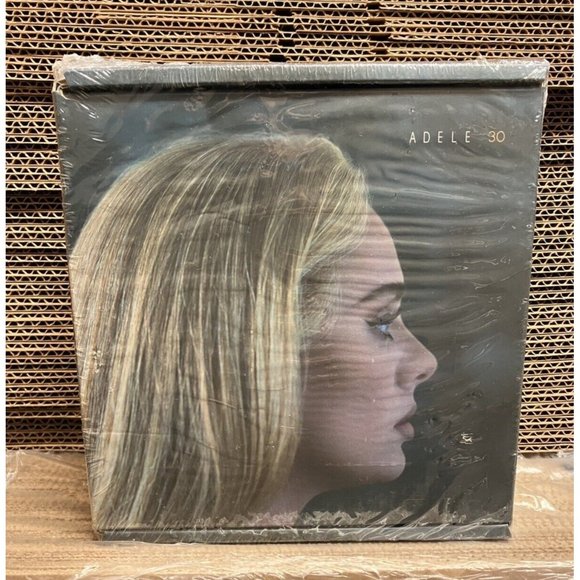 ADELE 30 CD Box Set with XL T-Shirt and Photo New Sealed - Picture 1 of 7